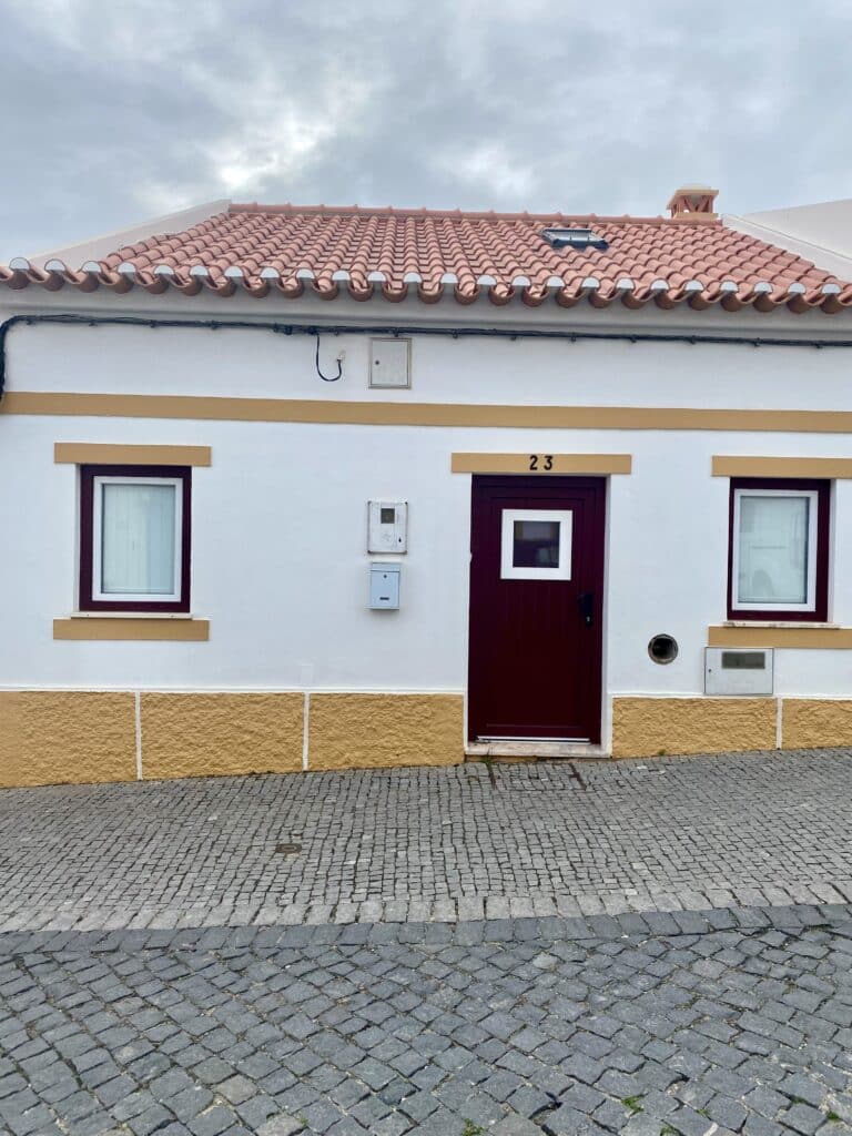 Vista de Vila Nova de Milfontes en la costa del Alentejo, Portugal